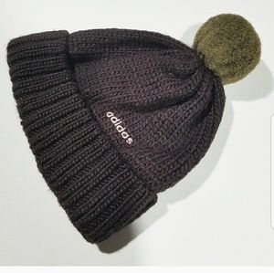 🚫 SOLD 🚫 Adidas Unisex Pom Street Beanie Hat